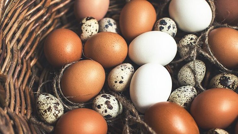 Препелица и пилећа јаја треба додати у исхрану мушкарца како би се одржала потенција. 